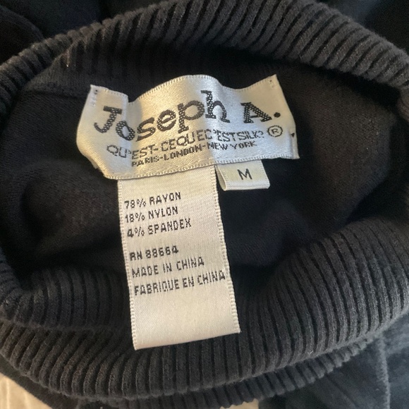 JOSEPH A. Classic Turtle Neck Sweater Black Medium - Picture 3 of 6